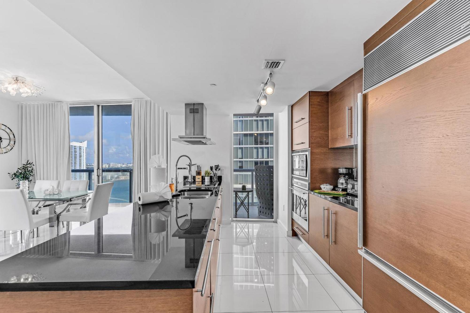 Luxurious Condo At Icon With Views Miami Ngoại thất bức ảnh